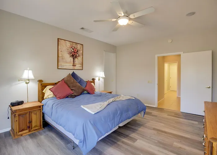 Golf + Pickleball: Escape W/ Patio Holiday home *