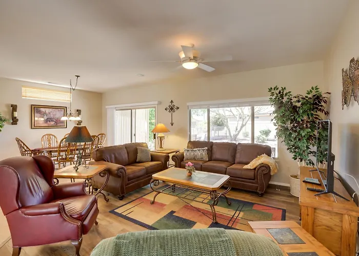 Golf + Pickleball: Escape W/ Patio Holiday home