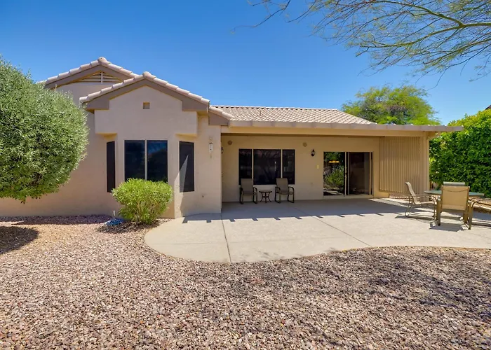 Golf + Pickleball: Escape W/ Patio Holiday home *